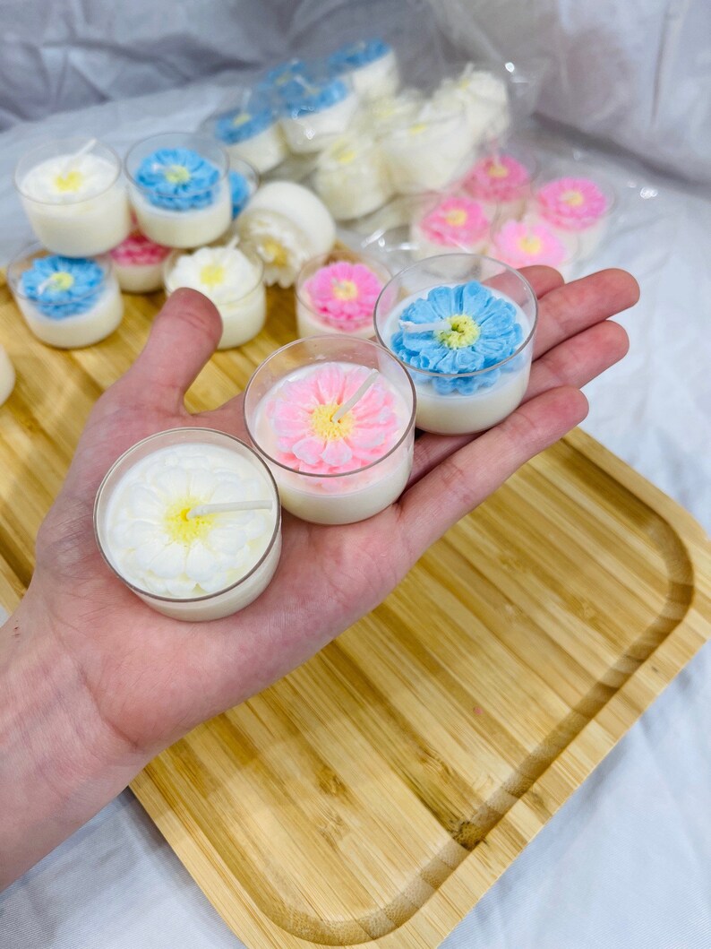 Jasmine Scented Daisy Flower Tealight All Natural Soy Wax. Heartwarming