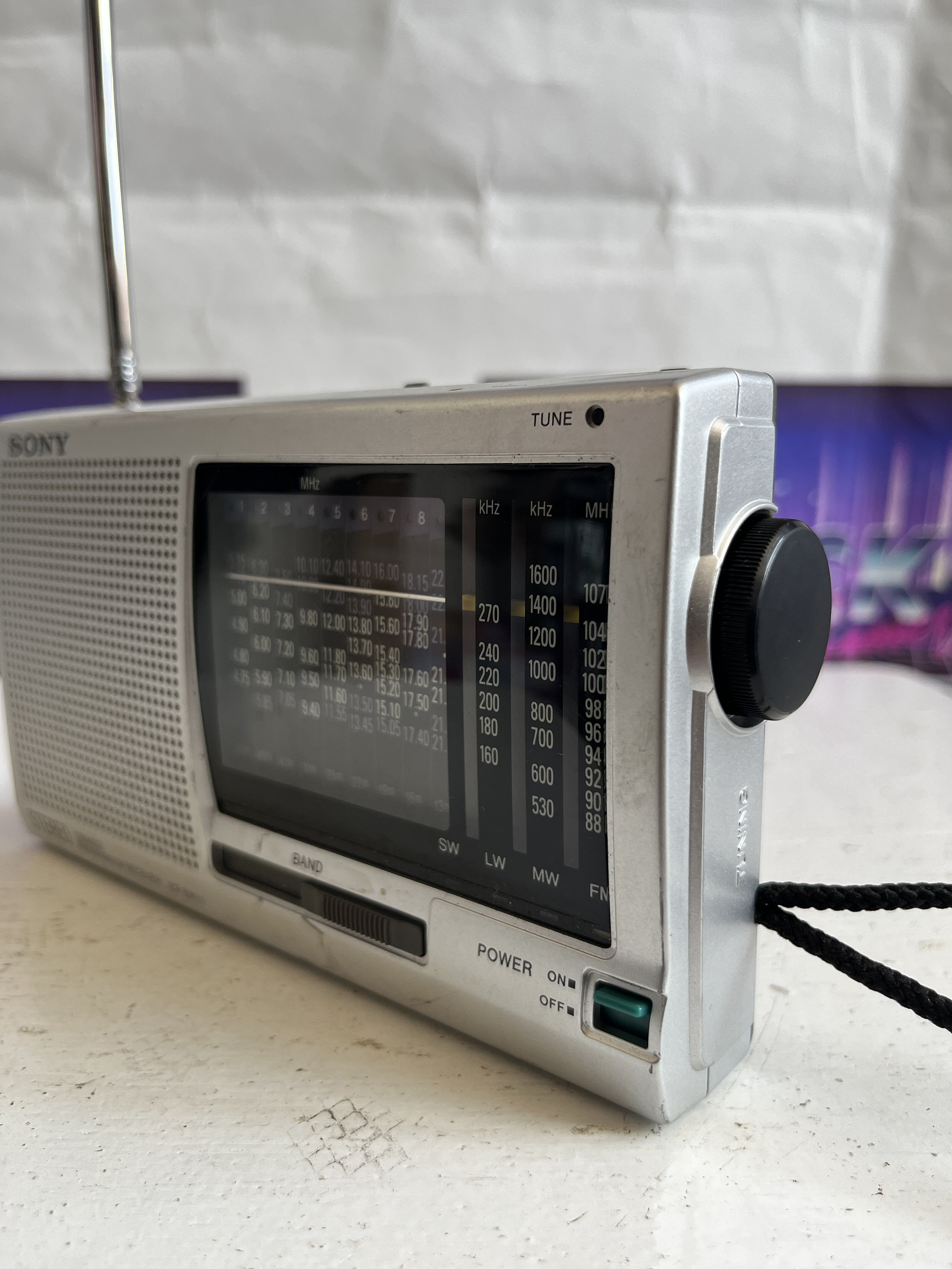 Vintage Sony ICF-SW12 World Time FM/SW1-9/MW 11 Band