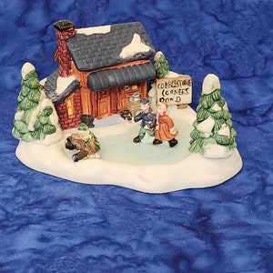  Holiday Decor Cobblestone Corners Christmas Village Collection  Piece Figurine Miniatures - 3 Pieces (People Tubing & Sledding) : Home &  Kitchen