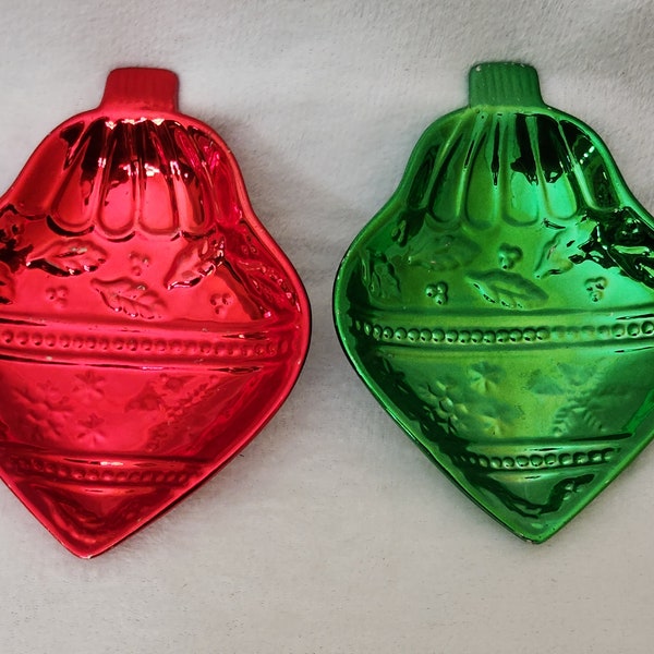 Vintage Christmas Candy Dishes/Red and Green Christmas Ornaments Candy Dishes