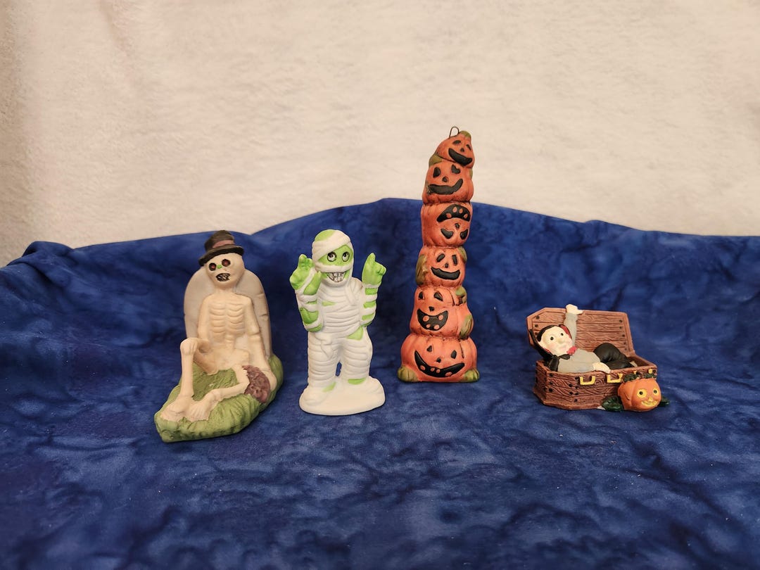 Skeleton Mummy Jack O Lantern Stack Dracula in Coffin Halloween