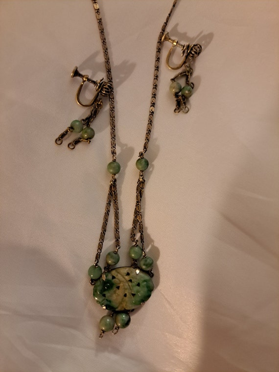 1920's jade necklace and earings
