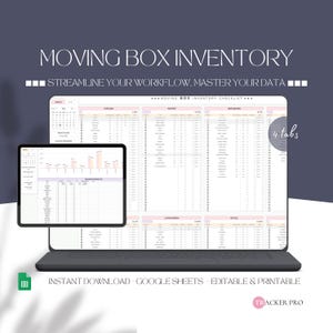 Puede incluir: Un ordenador portátil que muestra una hoja de cálculo de Google Sheets con una lista de verificación de inventario de cajas de mudanza. La hoja de cálculo tiene pestañas para Cocina, Despensa, Baño, Sala de estar y Oficina. La hoja de cálculo está etiquetada como "Lista de verificación de inventario de cajas de mudanza" y "4 pestañas". El texto "Descarga instantánea - Google Sheets - Editable e imprimible" se muestra debajo del portátil.