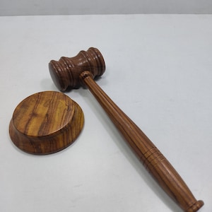 Handmade Wooden Judge Gavel | Rosewood Auction Gavel Hammer | High-Quality Judge&#39;s Gavel for Auctions and Ceremonies