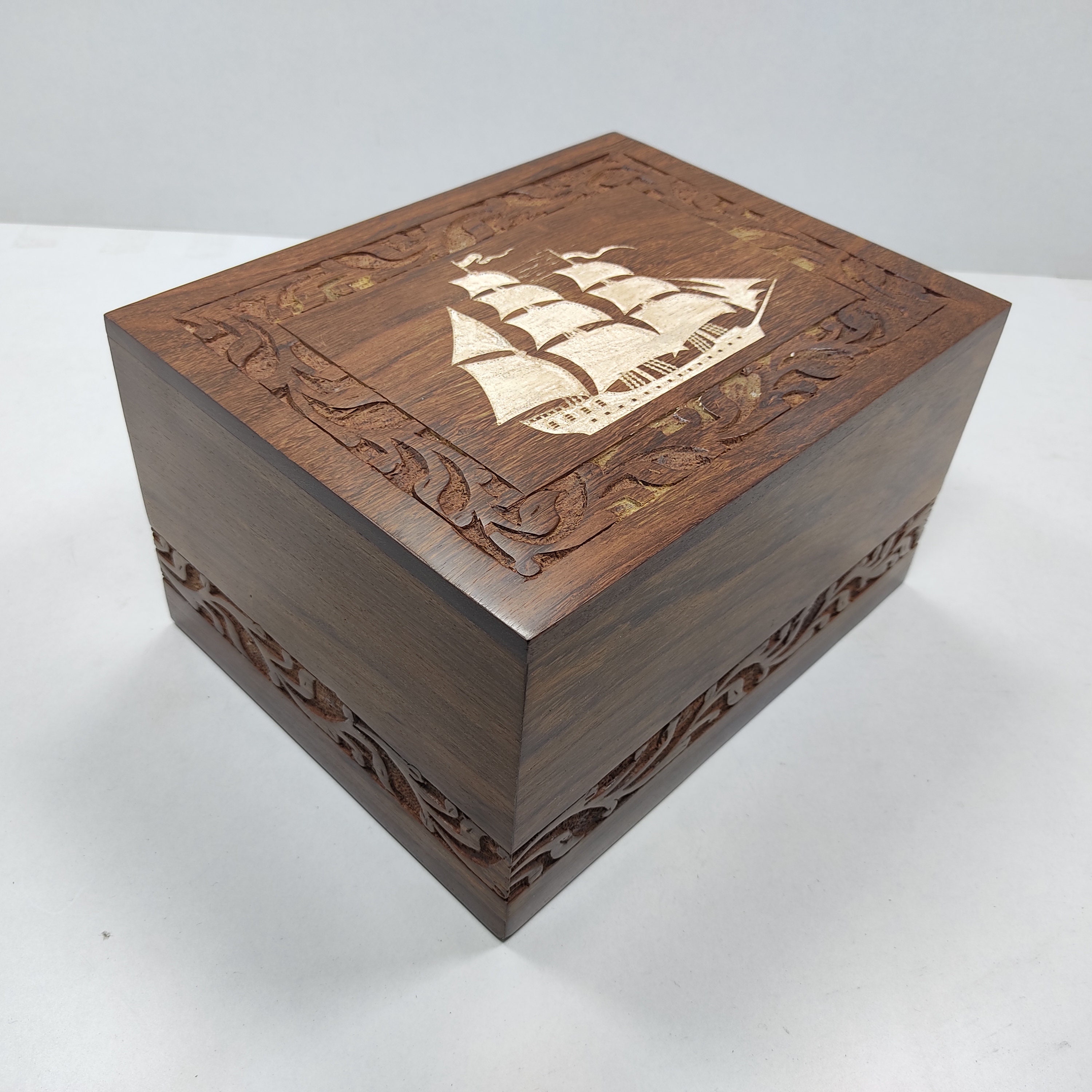 Wooden Urn Ashes Storage Box Boat Engraving & Border Carwing