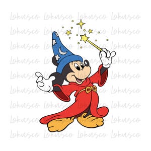 Könnte beinhalten: Mickey Mouse als Zauberer verkleidet mit einem blauen Hut und einem roten Umhang, der einen Zauberstab hält und eine magische Geste macht. Er ist von gelben Sternen umgeben.