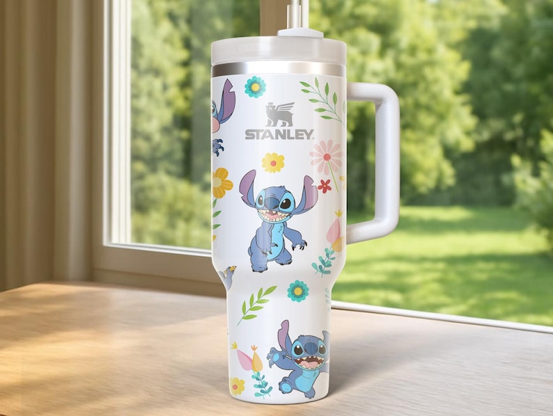 Vaso Stitch de 40 oz, taza portátil para coche, vaso de café de viaje, bonito regalo para estudiantes con nombre grabado, vaso Stitch de 40 oz, Stitch imagen 1