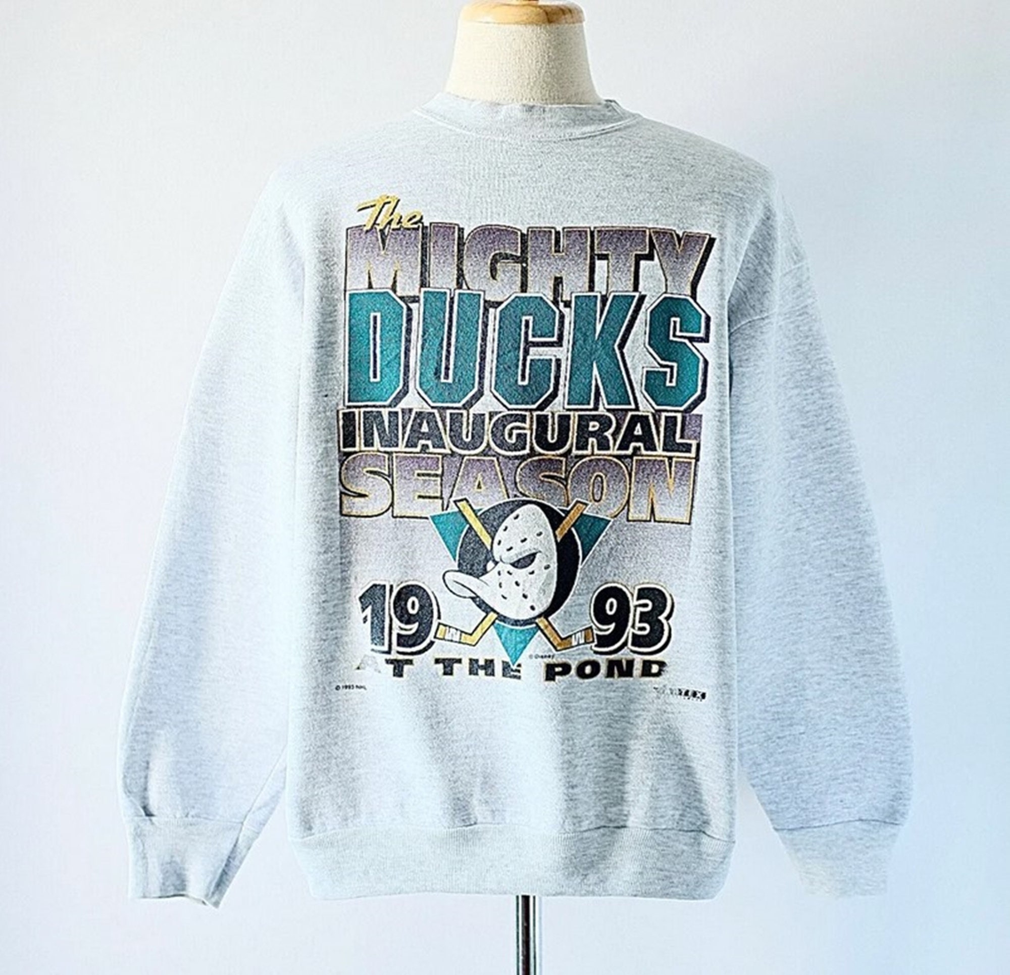 Anaheim Mighty Ducks Vintage Hockey Fan Shirt Sweatshirt