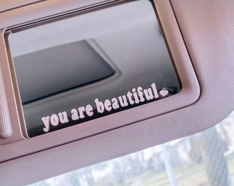Auto-Rückspiegel-Sticker: Schöne Innen-Deko, Mode-Sticker aus Vinyl für ein bezauberndes Fahrerlebnis | You are beautiful Spiegel-Aufkleber
