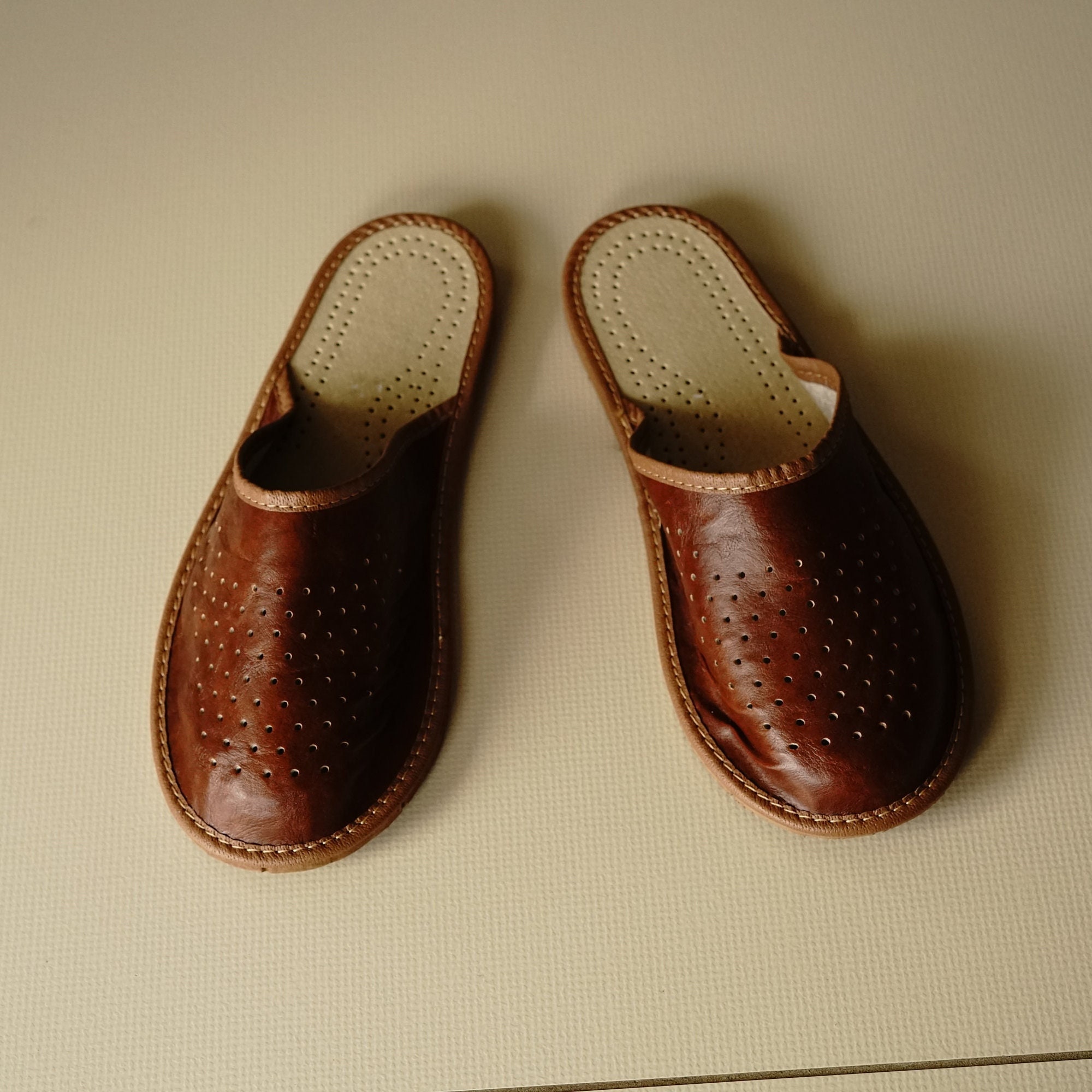 mens outdoor slippers