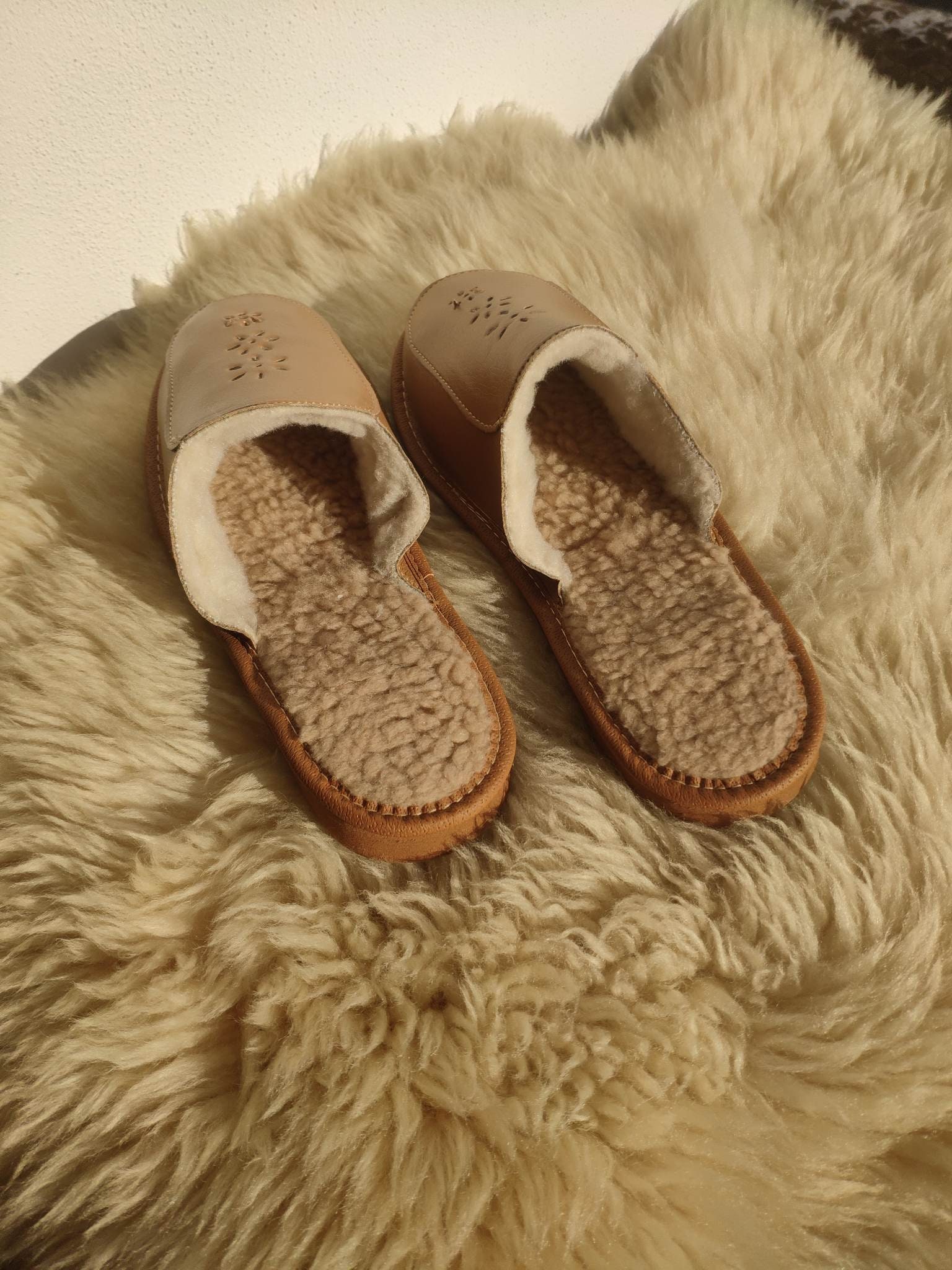womens sheepskin slippers