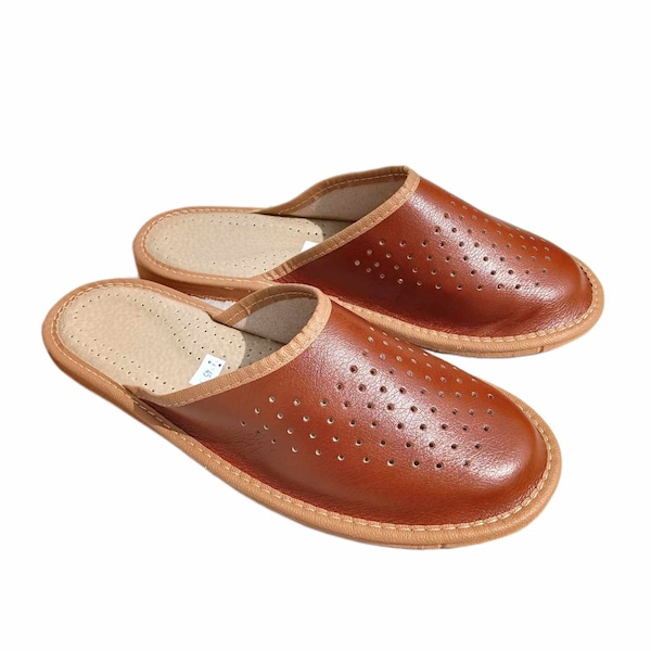 Pantoufles pour hommes | Chaussures d'intérieur et d'extérieur confortables | Cuir naturel | Chaussures de maison faites à la main de haute qualité | Bottes artisanales | Cadeau pour lui| Mules à enfiler