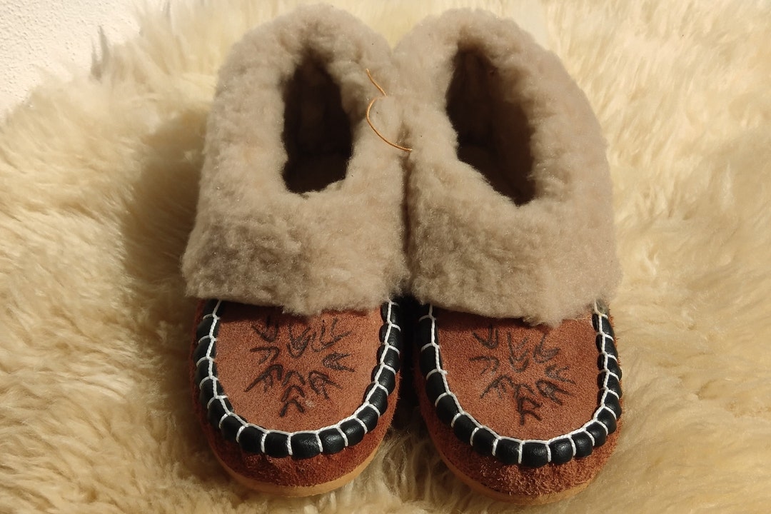 isotoner ladies slippers