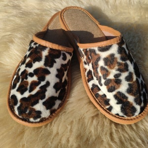 Women&#39;s Slippers | Comfy Indoor Outdoor Shoes |Natural Felt | High-quality Handmade Home Shoes| Craft Boots| Gift for her| Slip on Mules