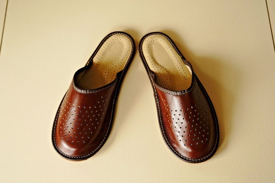 mens outdoor slippers