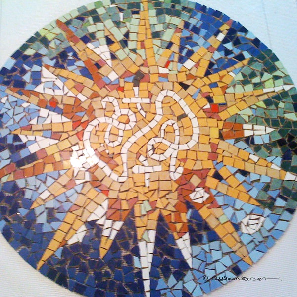 Carrelage rond médaillon rond personnalisé pour sol en mosaïque de céramique Sun-Gaudi. Personnalisation disponible, mosaïques en céramique coupées à la main, mosaïque Gaudi Sun
