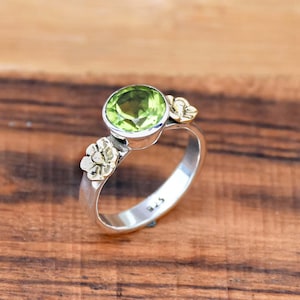 Green Peridot Ring, 925 Sterling Silver Ring, Brass Flower Ring, Hammered Ring, Statement Ring, Birthstone Ring, Promise Ring, Gift For her