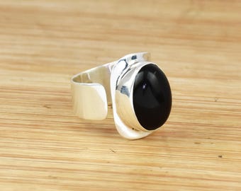Anillo ovalado de plata de ley con ónix negro: estilo bohemio ajustable