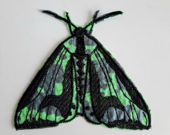Grüne Motte Schmetterling gestickte Applikation zum Aufbügeln
