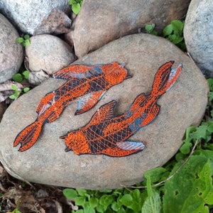 Par de parches bordados de peces carpas koi