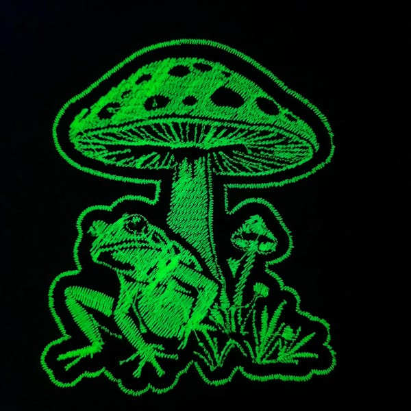 Fliegenpilz Pilz und Frosch leuchtender Aufnäher im Dunkeln leuchten