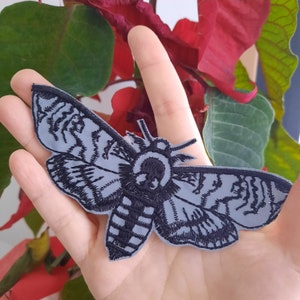 Motte Schmetterling reflektierend gestickter Aufnäher zum Aufbügeln