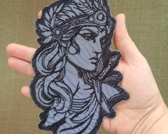 Duża, odblaskowa, haftowana naszywka z wizerunkiem greckiej bogini Artemidy