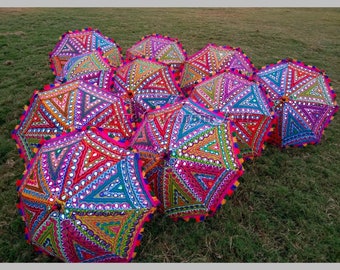 Lot de miroirs décoratifs colorés, parasol, toile de fond de scène, décoration de mariage, mariage indien punjabi, parasol du Rajasthan