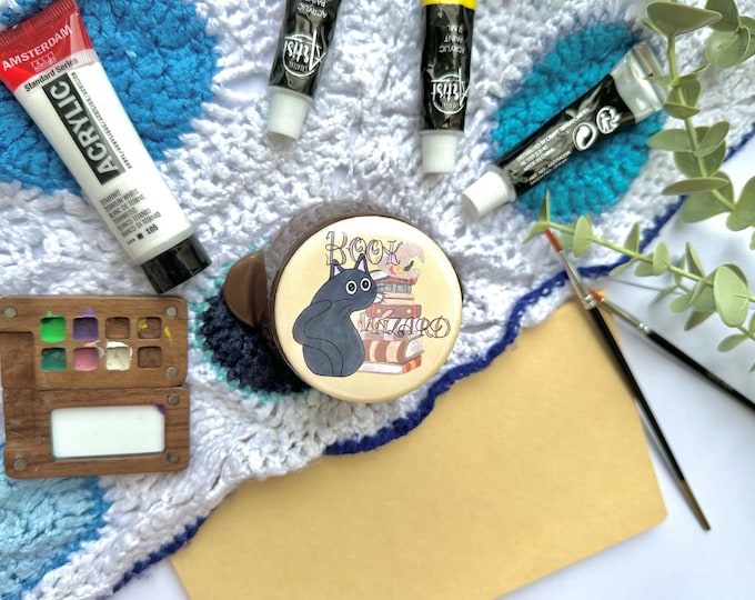 Book wizard button | 58mm handmade button pin, bookish black cat