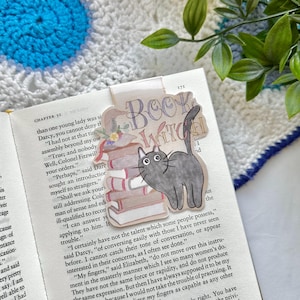 Magnetisches Lesezeichen | Schwarze Katzenbuch-Hexe | Laminiertes Glanzpapier | Hexerei Magie Booktok Bücherwurm Leser Geschenke Zaubernde Kitty | Handgefertigt