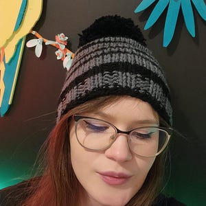 Uzi Doorman MD-mössa: Grå & svart stickad vintermössa