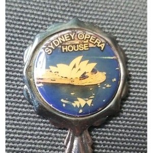 Sydney Opera House souvenir Spoon, AUSTRALIA, CAPRICE, made In New Zealand