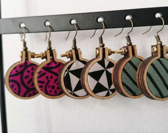 Mini drum earrings to graphic embroidery round wood and fabric