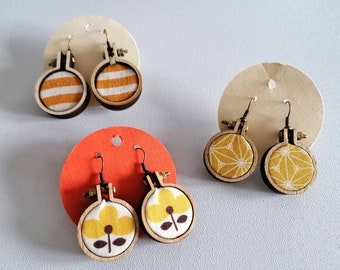 Mini drum earrings to embroider yellow tone round wood and fabric