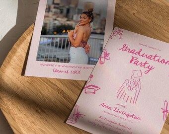Peut inclure: Invitation à une fête de graduation rose avec une illustration rose d'un bonnet de graduation et d'une personne portant une robe de graduation. L'invitation comprend le texte "Vous êtes invité à une fête de graduation" et "Anna Livingston" avec la date et l'heure de la fête.