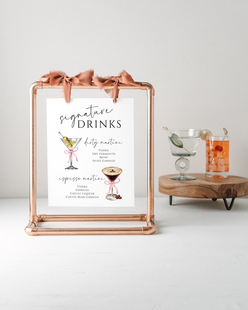 Szablon znaku Martini Signature Drinks Bar | A Tini Bit Older | Motyw koktajlowy | Menu baru Coquette | Edytowalny znak imprezy Martini | Canva zdjęcie 3