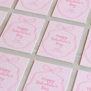 Biglietto di San Valentino con fiocco di nastro Coquette / Modello di biglietto disegnato a mano / Biglietto di San Valentino stravagante / Biglietto modificabile a colori / Biglietto stampabile