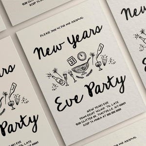 K&ouml;nnte beinhalten: Schwarz-wei&szlig;e illustrierte Einladung zu einer Silvesterparty mit dem Text "Bitte schlie&szlig;en Sie sich uns zu unserer j&auml;hrlichen Silvesterparty an" und Details zur Veranstaltung.