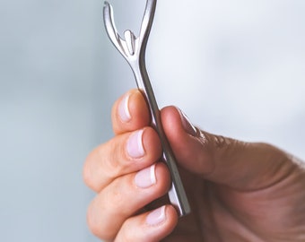 Reusable Dental Floss Tool: Sustainable Stainless Steel Flosser