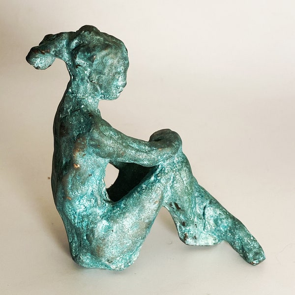 Femme assise Bronze France