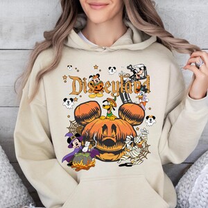 Retro Disneyland Hoodie,Mickey and Friends Halloween Hoodie,Halloween Pumpkin Hoodie,Disneyland Halloween Hoodie,Gift for Halloween bild 1