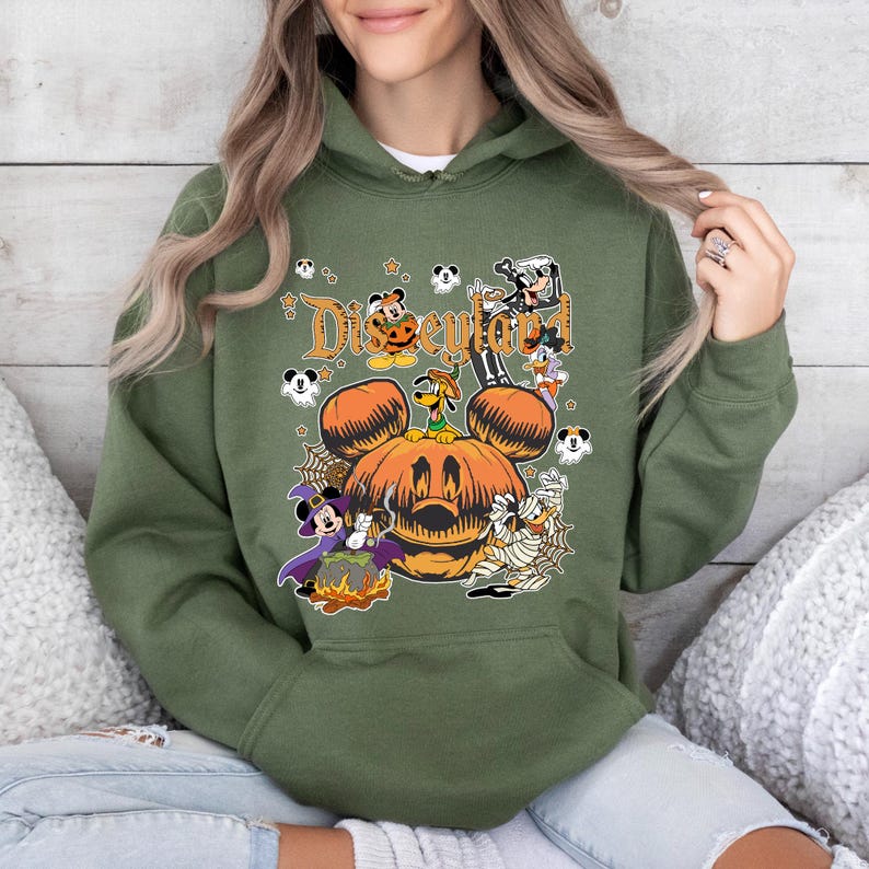 Retro Disneyland Hoodie,Mickey and Friends Halloween Hoodie,Halloween Pumpkin Hoodie,Disneyland Halloween Hoodie,Gift for Halloween bild 6