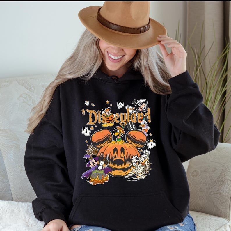 Retro Disneyland Hoodie,Mickey and Friends Halloween Hoodie,Halloween Pumpkin Hoodie,Disneyland Halloween Hoodie,Gift for Halloween bild 8