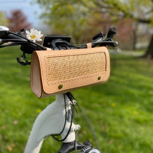 Bicycle handlebar bag