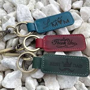 Personalized Leather Keychain – Ideal Mother&#39;s Day Gift for Women, Father&#39;s Day Keychain for Him, Boyfriend Gift, or Holiday Present for Her