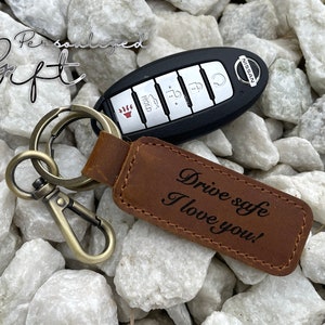Custom Leather Keychain Gift Personalized Keychain For Him Initial Keychain Wedding Gift for Mom Keychain for Dad For New Drivers
