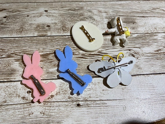 Five Vintage Easter Pins Plastic and Metal - image 5