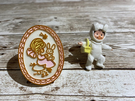 Five Vintage Easter Pins Plastic and Metal - image 2