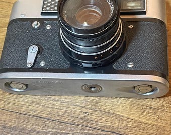 Rangerfinder film camera FED5c