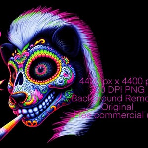 以下が含まれることがあります： カラフルなシュガースカル風のスカンクの頭蓋骨のイラスト。頭蓋骨はピンク、青、緑、黄色の複雑な花柄で装飾されています。スカンクはカラフルなジョイントを吸っており、マリファナの葉が付いています。背景は黒です。